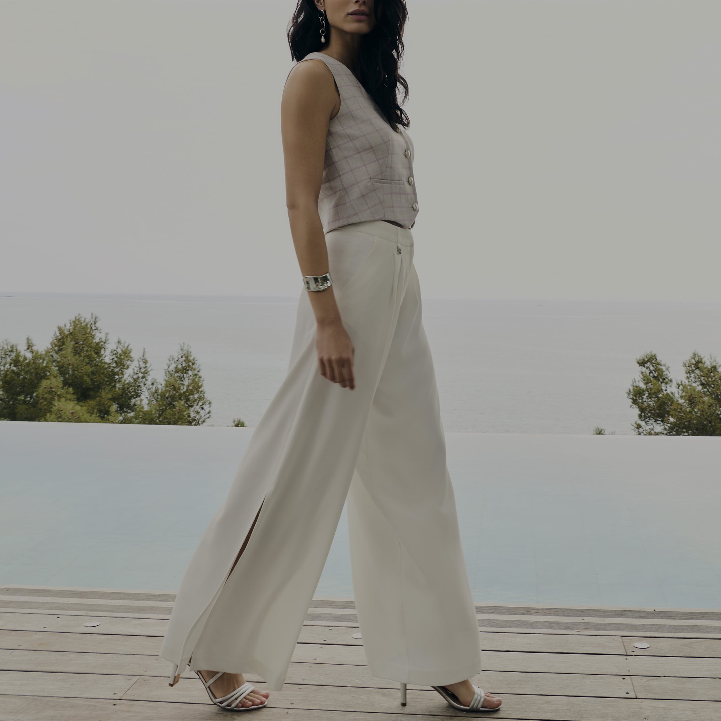Wide-leg trousers